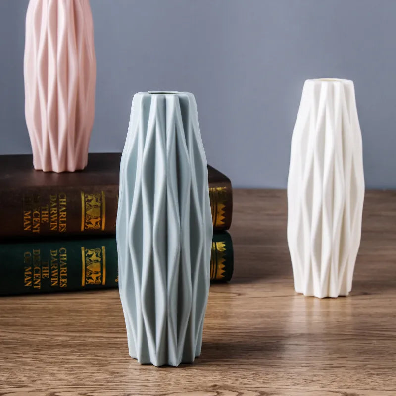 Blumenvase – Einzigartiges Origami-inspiriertes Design für die Innendekoration 1