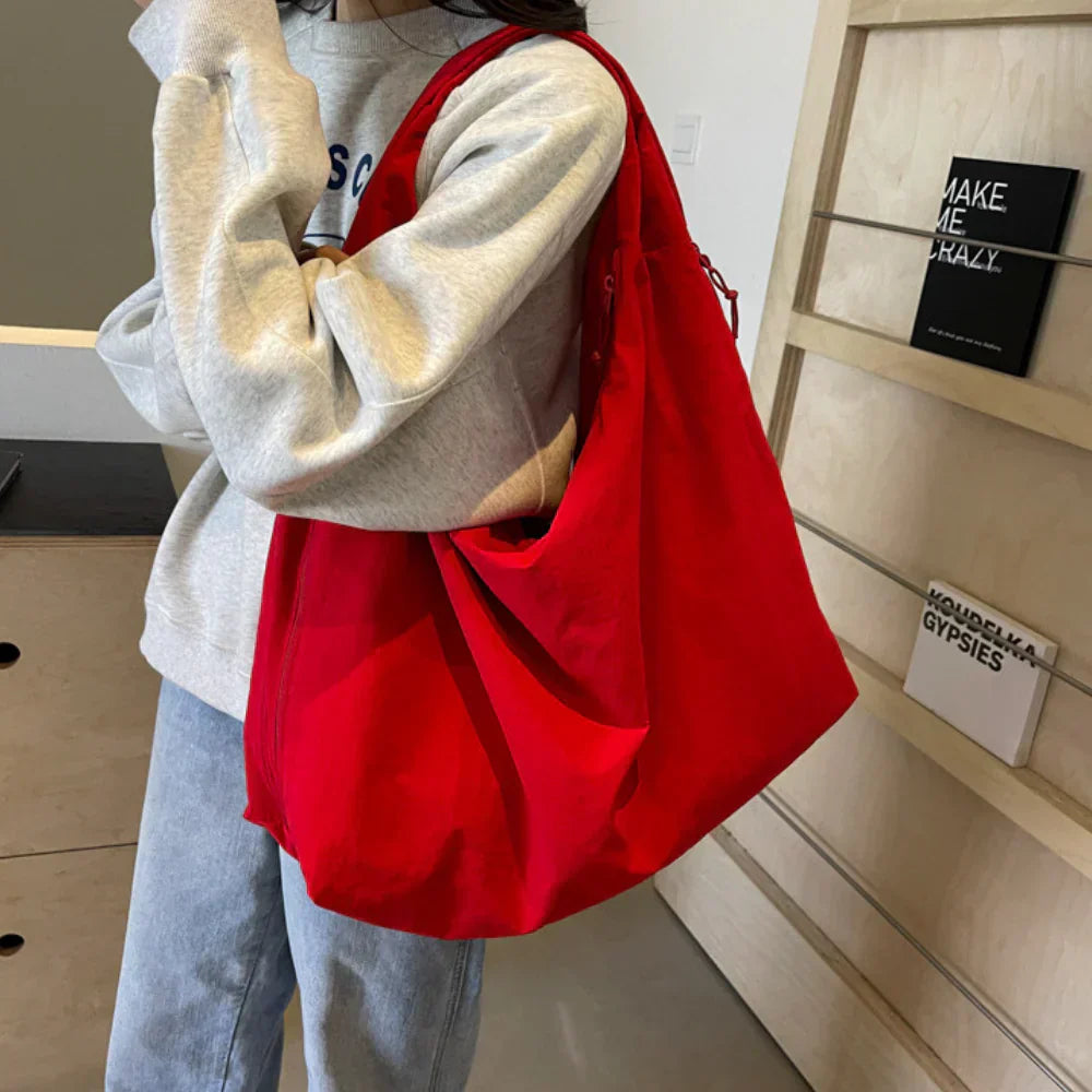 Damen-Umhängetasche mit geräumigem Innenraum 4