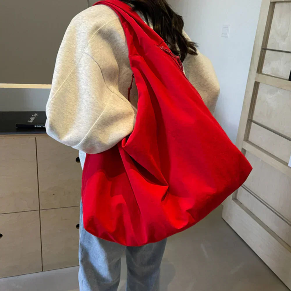 Damen-Umhängetasche mit geräumigem Innenraum 8