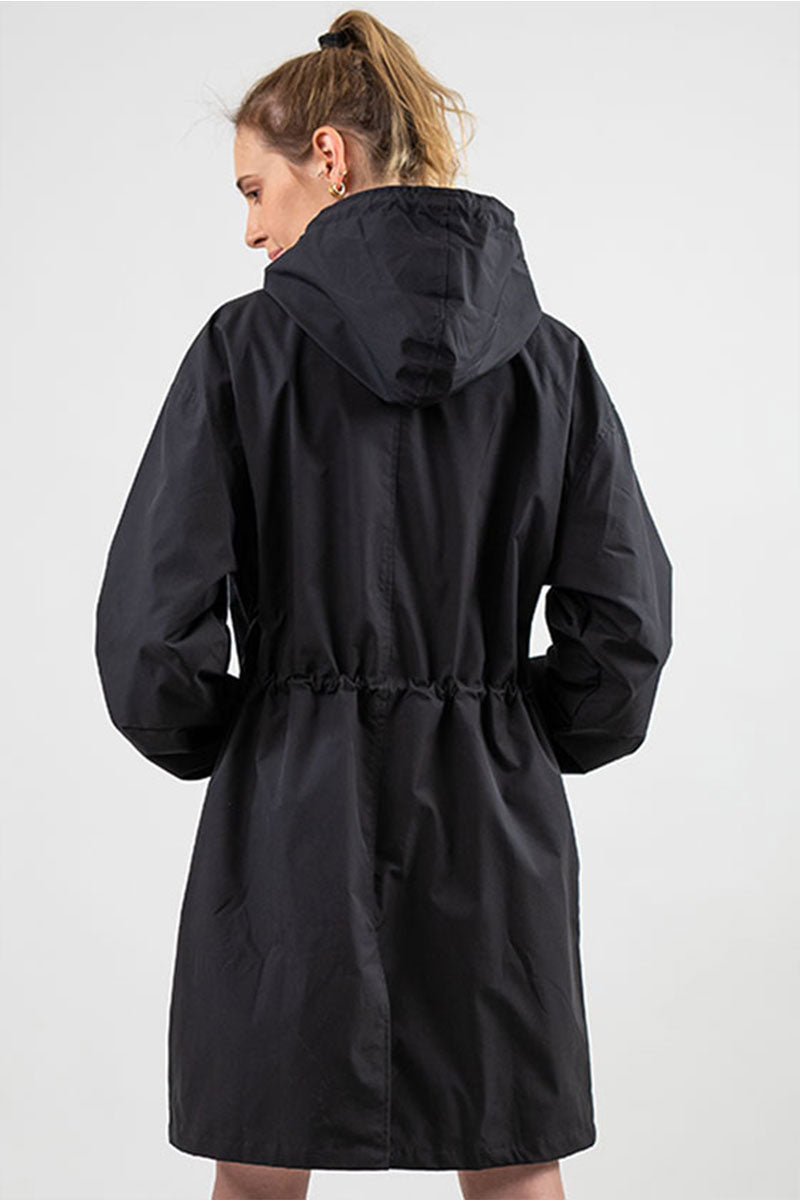 Damen-Windjacke mit Kapuze in Übergröße 8