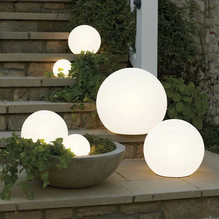Gartenbeleuchtung – Ferngesteuerte LED-Laterne in Kugelform 0
