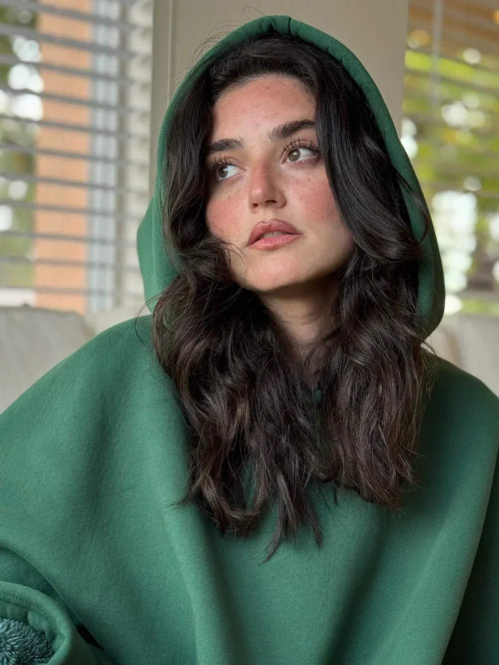 Übergroße Kapuzendecke – Bequeme und Atmungsaktive Loungewear 2